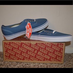 VANS CUSTOM EMPLOYEE ONLY AUTHENTIC NAVY